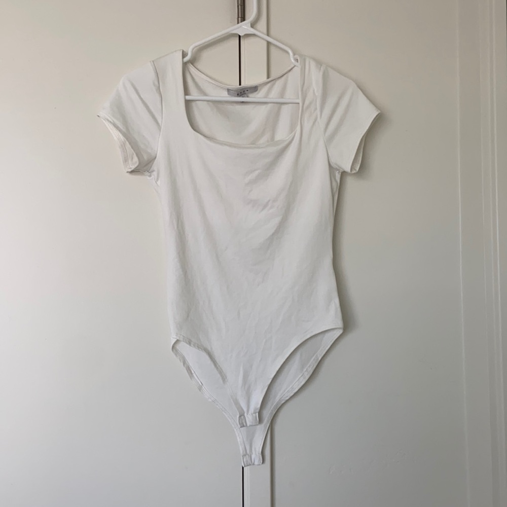 White square neck bodysuit